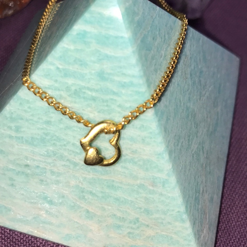 Child’s Dainty gold necklace and heart pendant